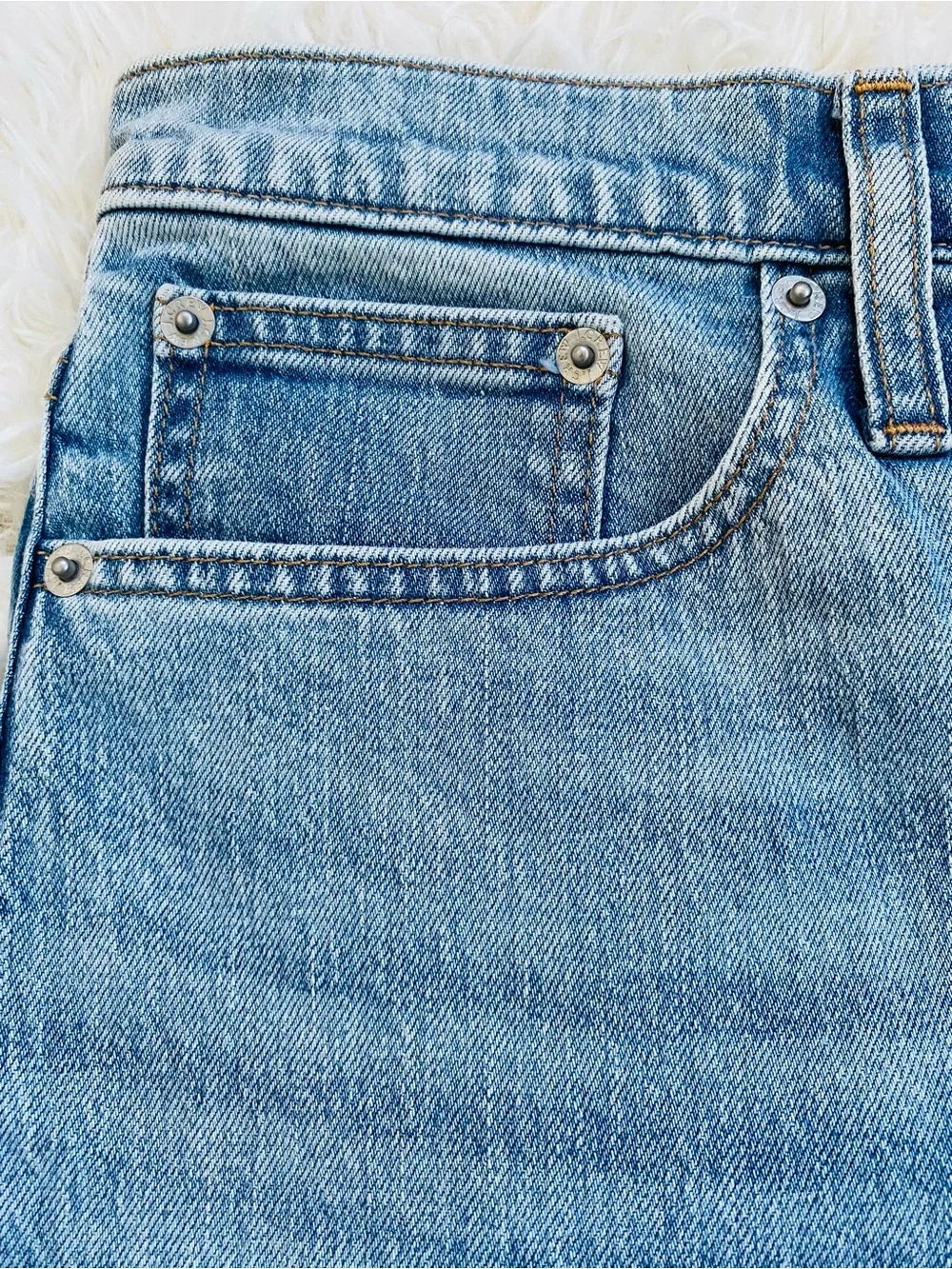 J.Crew Relaxed Boyfriend Jeans Size 28 Light Wash distressed Cuffed Denim